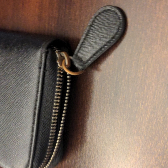 Black Guess wallet - Picture 3 of 6